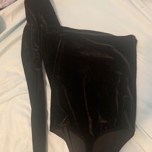 Bodysuit half shoulder